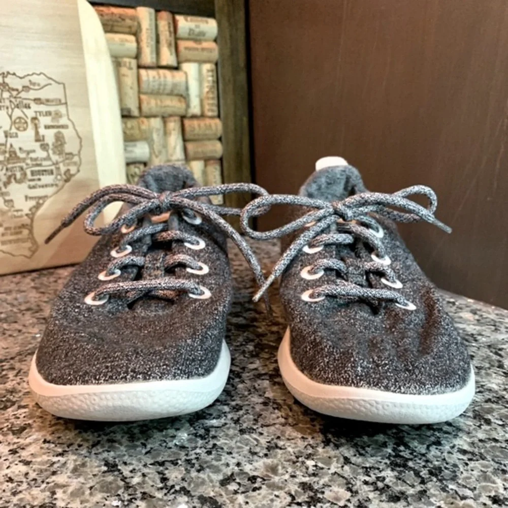 allbirds Women’s Wool Runners Sneakers Heathered Black and White Size 8